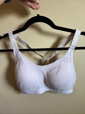 Victoria’s Secret Wireless Light Pink/purple Bra with Lace Detail